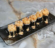 Запеченный ролл с острой креветкой