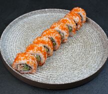 Ролл калифорния в тобико