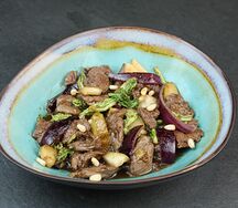 Говядина с овощами в соусе кальби