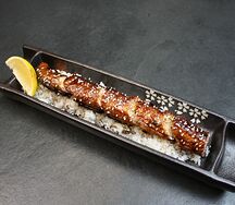 Угорь на рисе