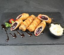 Спринг-роллы с вишней