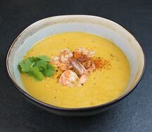 Острый суп с тыквой и креветками