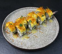 Ролл с креветкой темпура в манго