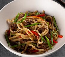 Лапша с рваной говядиной