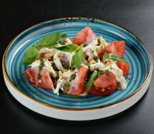 Со страчателлой и томатами