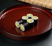 Ролл с авокадо