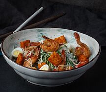 Салат Цезарь с креветками