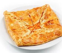 Пирог с тыквой, изюмом и орехами 