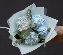 Букет цветов из пышных гортензий