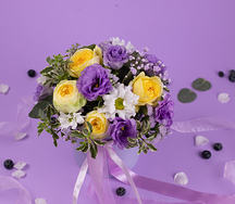 Букет цветов Желтые розы и эустома в шляпной коробке