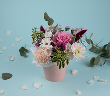 Букет с цветами Роза в цветках в стакане