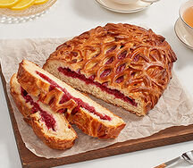 Пирог с малиной и творожным кремом, ручной работы от шеф-пекаря АВ, малый, Россия