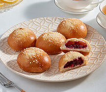 Пирожок домашний с брусникой от шеф-пекаря, 1 шт., 50 г