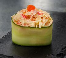 Гункан с крабом