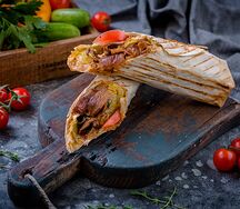 Мегашаурма из курицы в лаваше