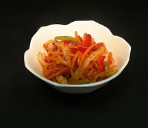 Салат с кальмаром по-восточному