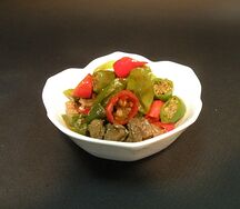 Салат с жареной говядиной