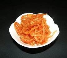 Салат с кальмаром по-домашнему