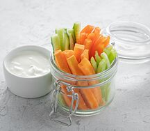 Овощные палочки с греческим йогуртом