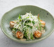 Салат с креветками и авокадо