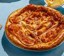 Хачапури с копченым сыром