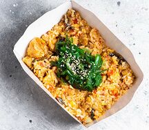 Рис с курицей овощами и водорослями чукка