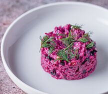 Салат Свекла с черносливом и грецким орехом