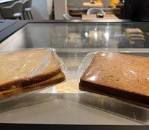 Тост с красной рыбой и сыром