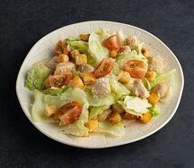 Салат Цезарь с курицей