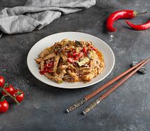 Фунчоза с курицей в тайском соусе