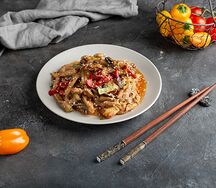 Фунчоза с курицей в сливочно-соевым соусе