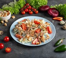 Салат Цезарь с курицей