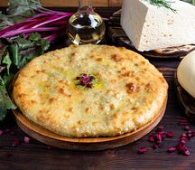 Пирог с сыром и листьями свеклы