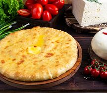 Пирог с сыром, томатами и зеленым луком
