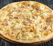 Пицца с ананасом