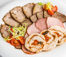 Мясные деликатесы