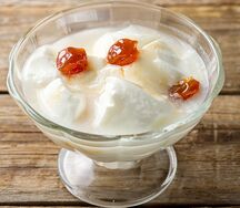 Мацони с вареньем