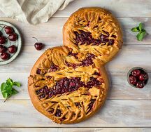 Пирог вишневый 8 марта