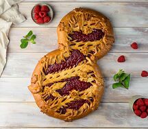 Пирог с брусникой 8 марта