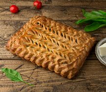 Пирог с сыром и свежим шпинатом