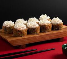 Темпура горячий ролл Филадельфия с авокадо спайси