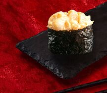 Гункан Спайси с морским гребешком