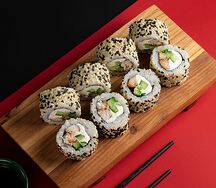 Ролл Ya Токио с копченым угрем в сливочном сыре