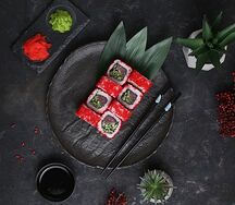 Ролл Калифорния с тунцом спайси