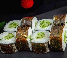 Капа маки с огурцом и кунжутом