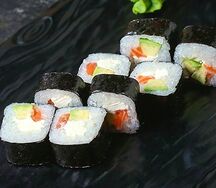 Саке Авокадо чиз маки