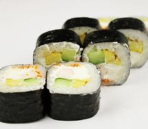 Ролл футомаки с тигровыми креветками