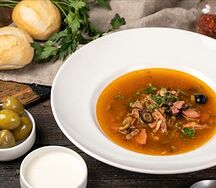 Солянка с копченостями