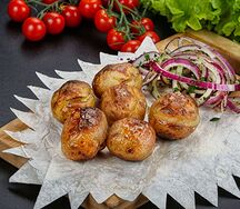 Молодой картофель на углях