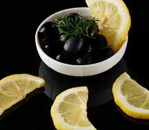 Маслины с лимончиком